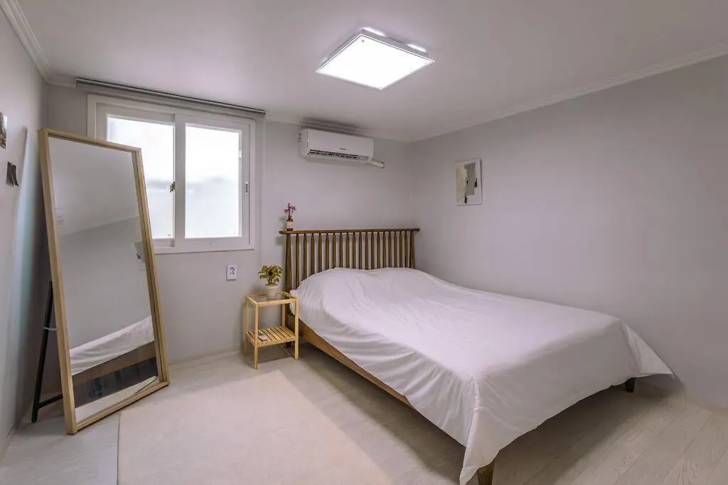 Money Stay 102 Incheon Korsel